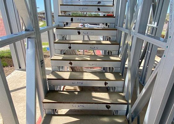 Luxury  Mobile Home Prefabricated House Villa Capsule Hotel 5 Bedroom With Outdoor Swimming Pool