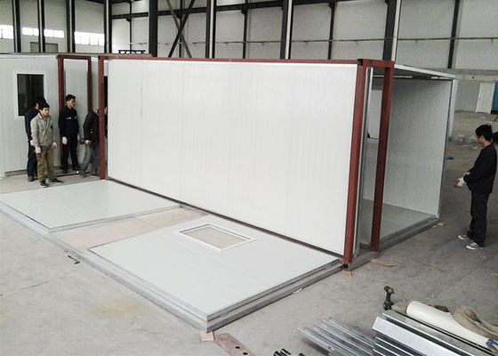 पोर्टेबल फील्ड अस्पताल: आपातकालीन प्रतिक्रिया के लिए व्हाइट लाइट गेज स्टील ट्रस शेल्टर